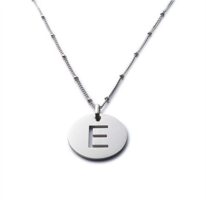 Collana donna con lettera traforata