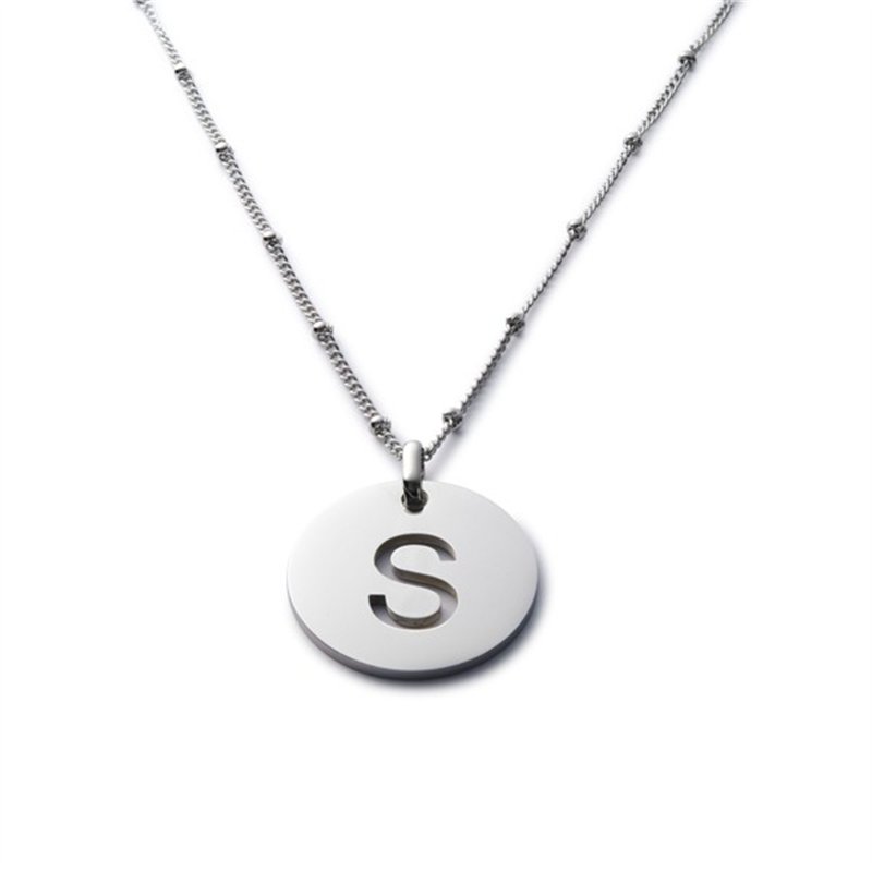 Collana donna con lettera traforata