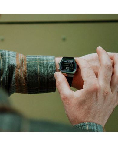 Orologio CASIO VINTAGE BLUETOOTHÂ® SMARTPHONE LINK - BLACK - built-in accelerometer senses body movements + steps counter Unisex