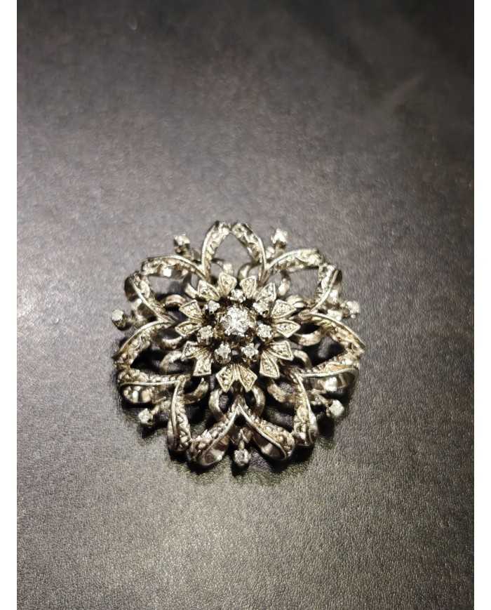 Spilla Floreale in Oro Bianco 18 Carati
