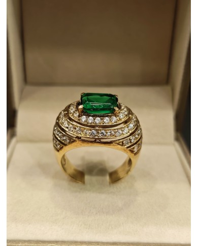 Anello in Oro Giallo 14 Carati con Smeraldo Naturale e Contorno di Diamanti