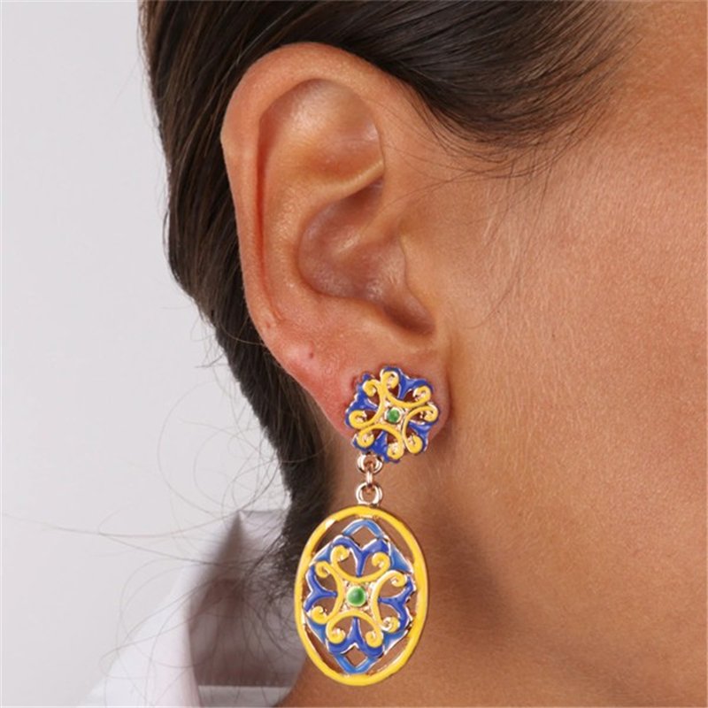 Orecchini in Metallo con maiolica a fiore smaltata blu e giallo