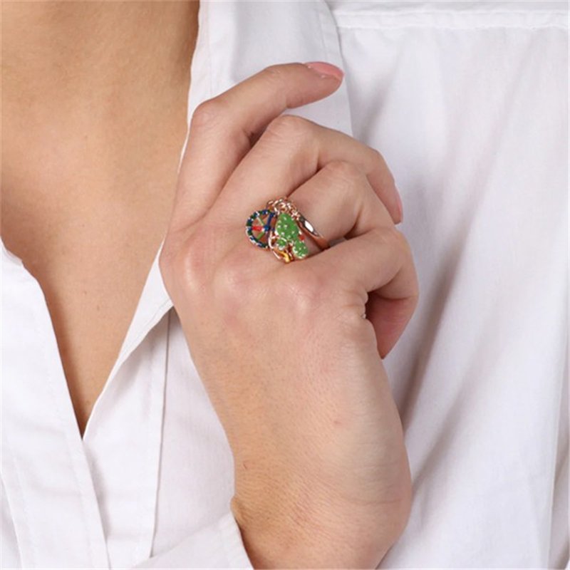 Anello in Metallo con pendenti fico d’india, trinacria e ruota carretto, impreziositi da smalti colorati