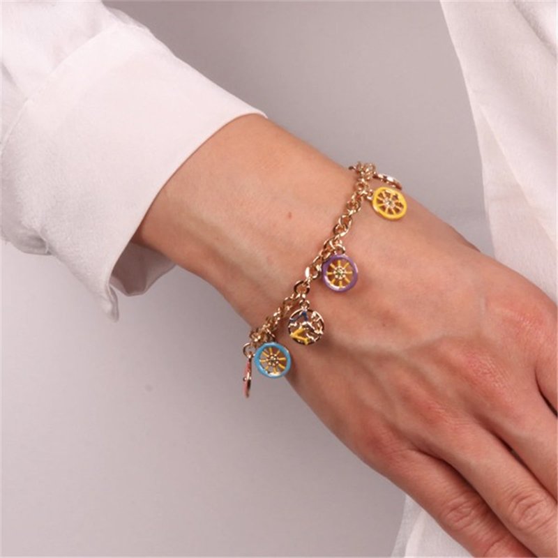 Bracciale in Metallo con ruote carro colorate e trinacria pendenti